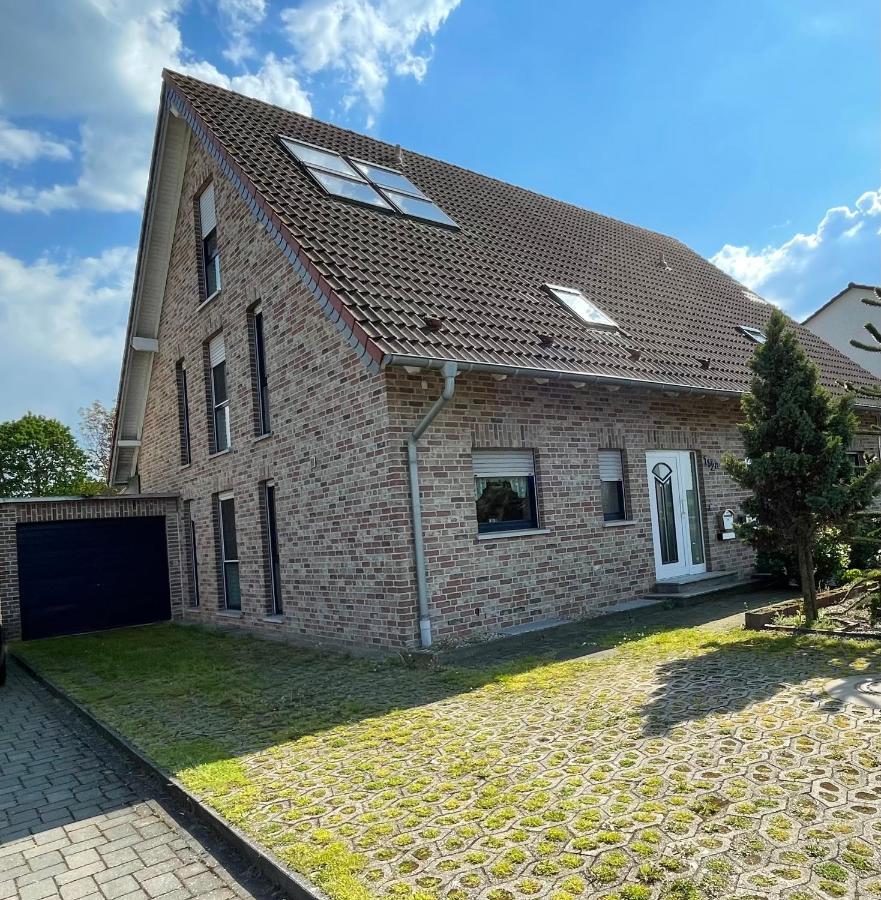 Doppelhaushaelfte In Perfekter Lage Fuer Fahrradtouren - Haus Perrich Wesel (North Rhine-Westphalia)