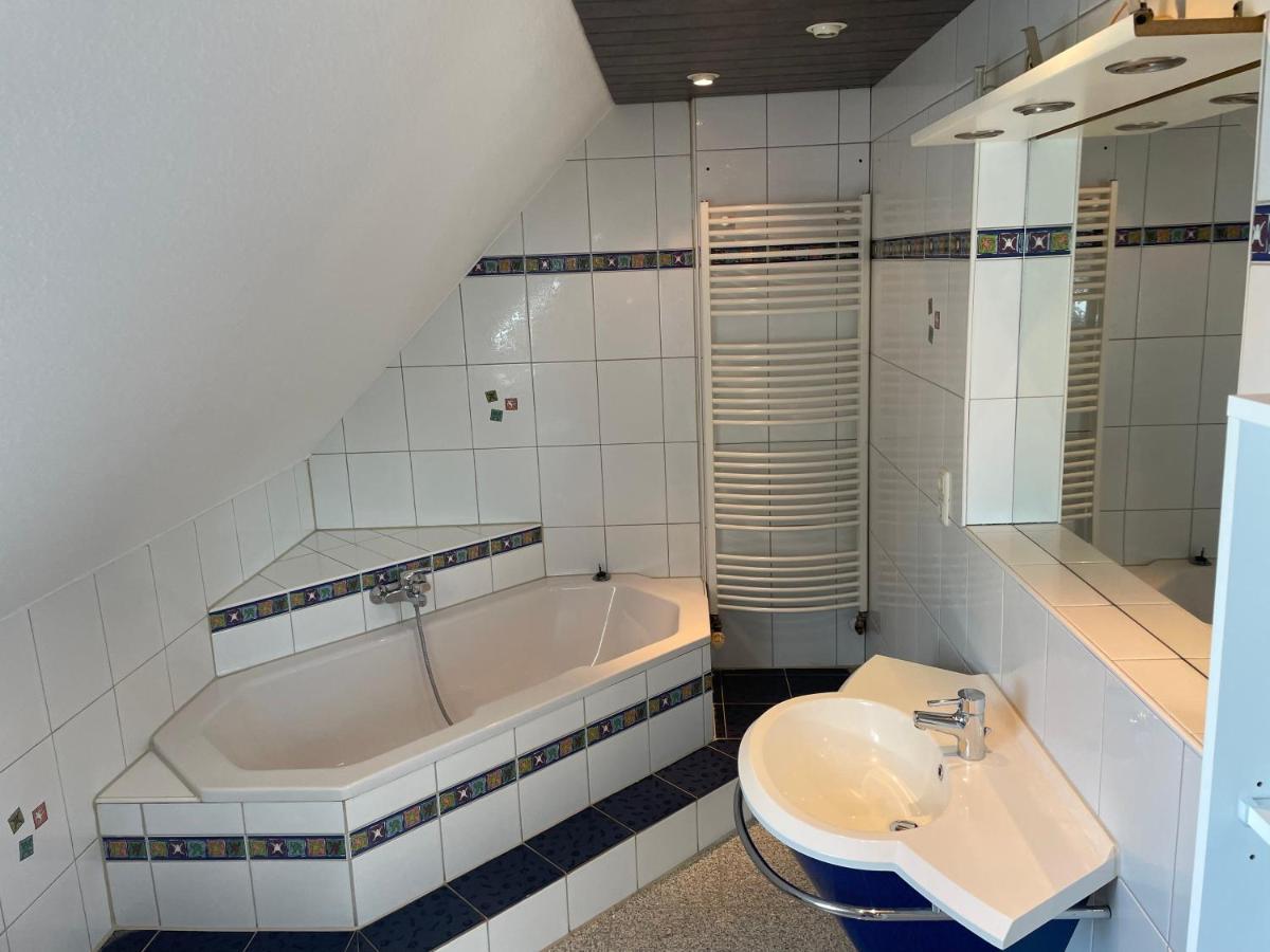 Doppelhaushaelfte In Perfekter Lage Fuer Fahrradtouren - Haus Perrich Ferienhaus
