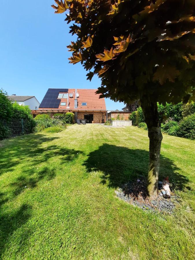 Doppelhaushaelfte In Perfekter Lage Fuer Fahrradtouren - Haus Perrich Ferienhaus Wesel (North Rhine-Westphalia)